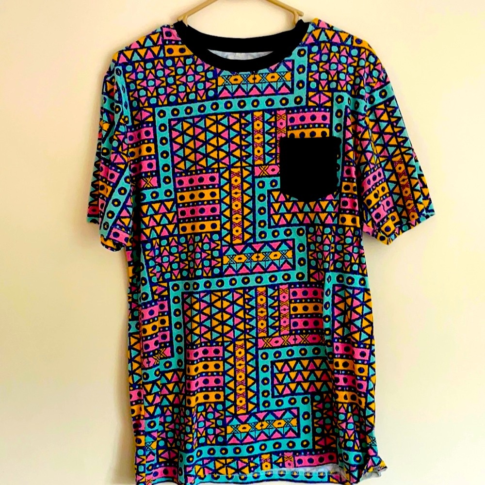 Empyre large multicolored t-shirt barely worn
